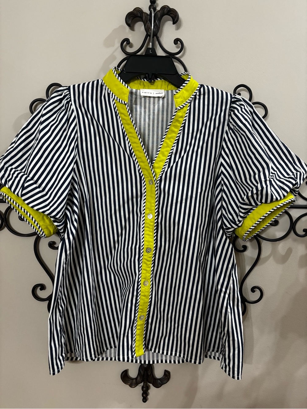 Entro blouse size medium